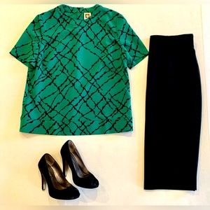 Anne Klein green and black blouse